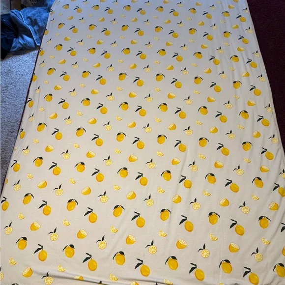 New Kyte Baby Lemon Bamboo Blanket! - Picture 2 of 3